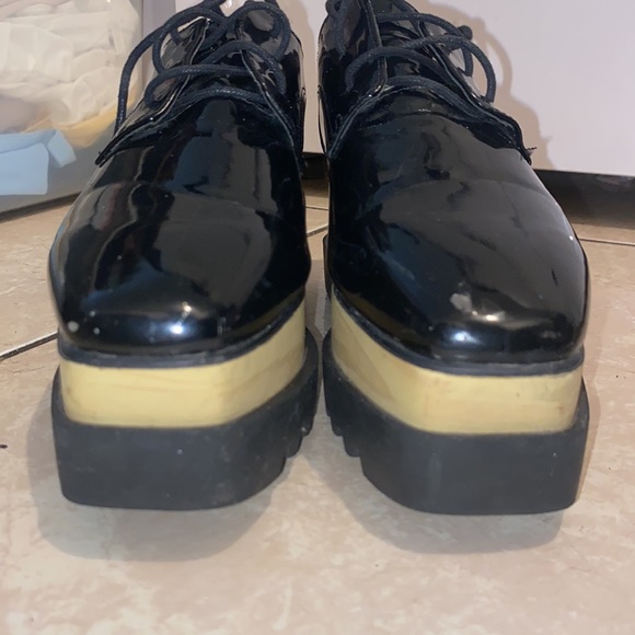 Pretty Black Lace-Up Patent Leather Platform Shoes Size 8 - Picture 7 of 7